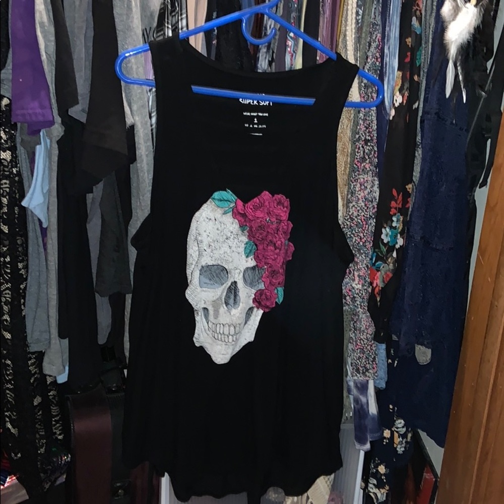 Roses and skull tank